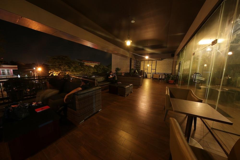 Aston Purwokerto Hotel & Conference Center Экстерьер фото